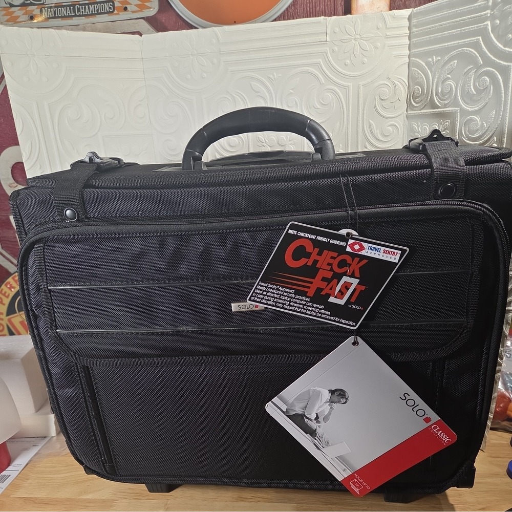 Solo Classic Collection B1514 Rolling Hard Side Catalog/Laptop Case, Black NEW